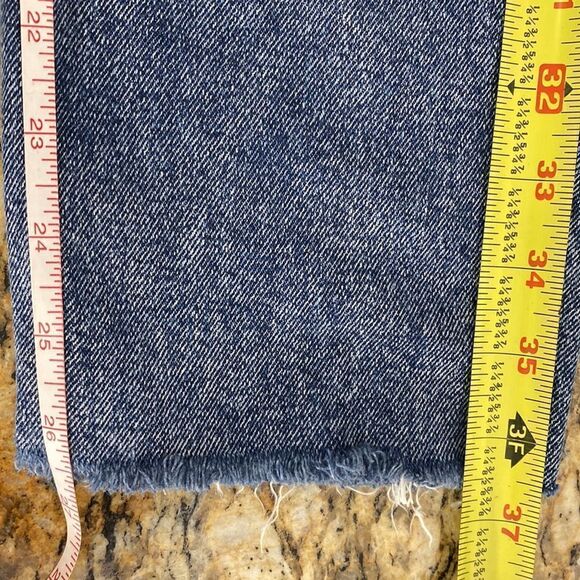 Hollister Ultra High Rise Ripped Mom Jeans size W28 L27 - Picture 9 of 10